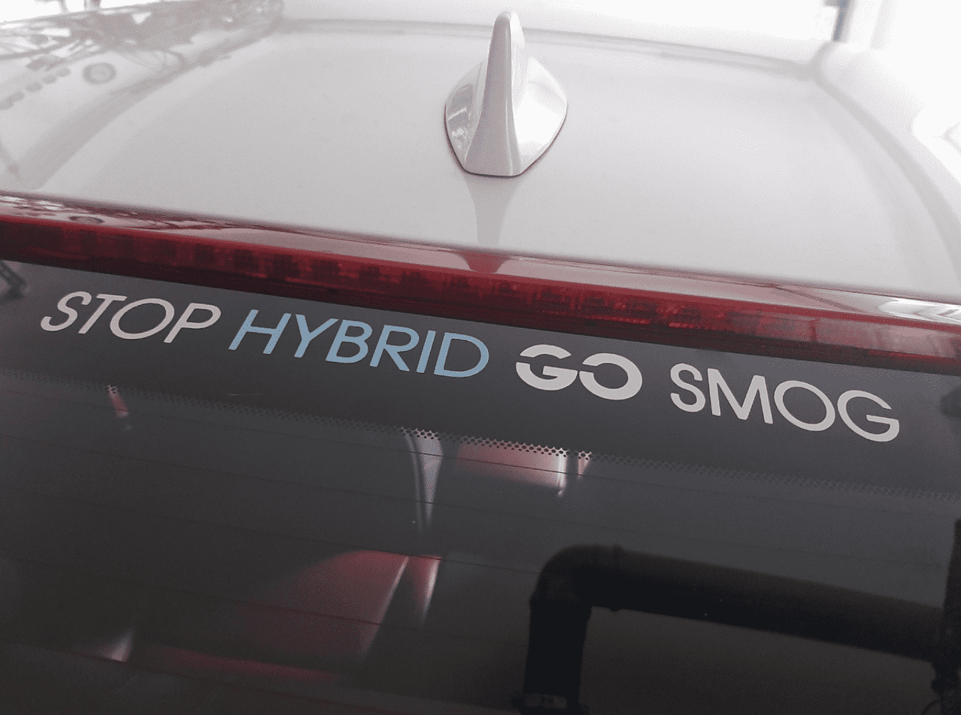 napis stop hybrid go smog